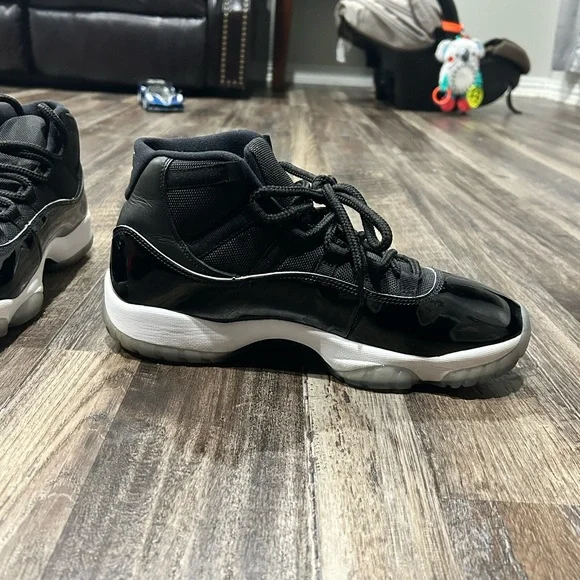 Jordan 11 space jam 2016